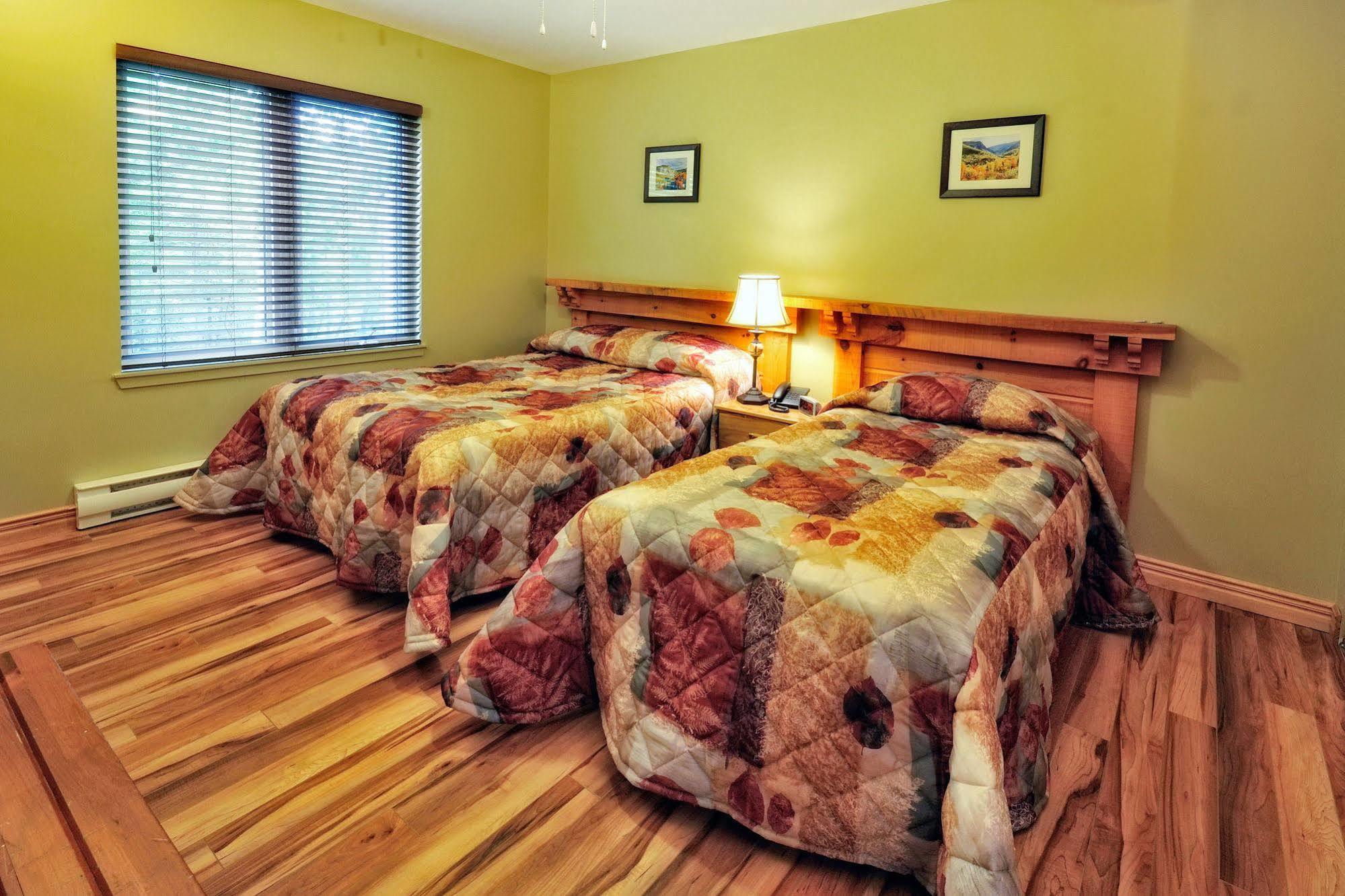 Marblewood Village Resort Steady Brook Extérieur photo